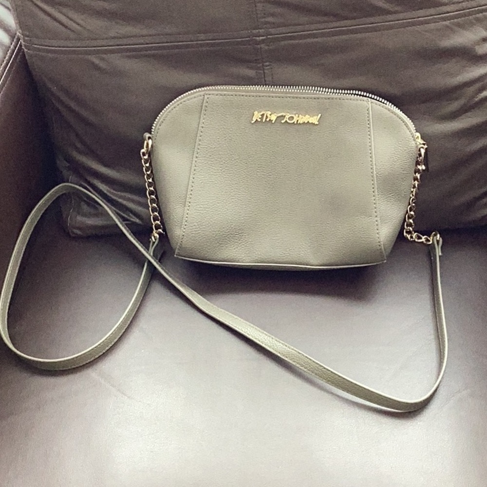 Betsy Johnson Leather Grey zipper top crossbody bag, new